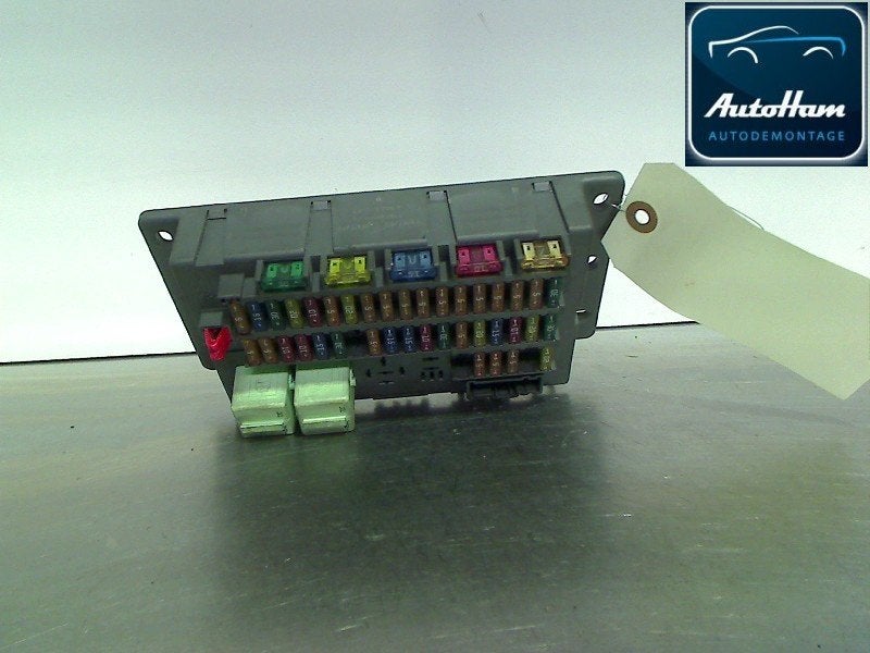 BOITIER FUSIBLES Mini Mini One / Cooper (R50), Autos : Pièces & Accessoires, Utilisé, Mini