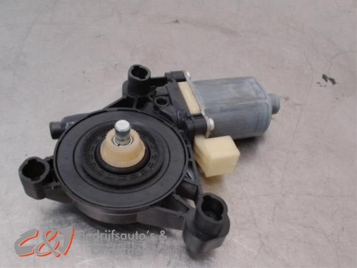 Moteur de vitre portière d'un Volkswagen Crafter, Volkswagen, -, 3 mois de garantie, Utilisé
