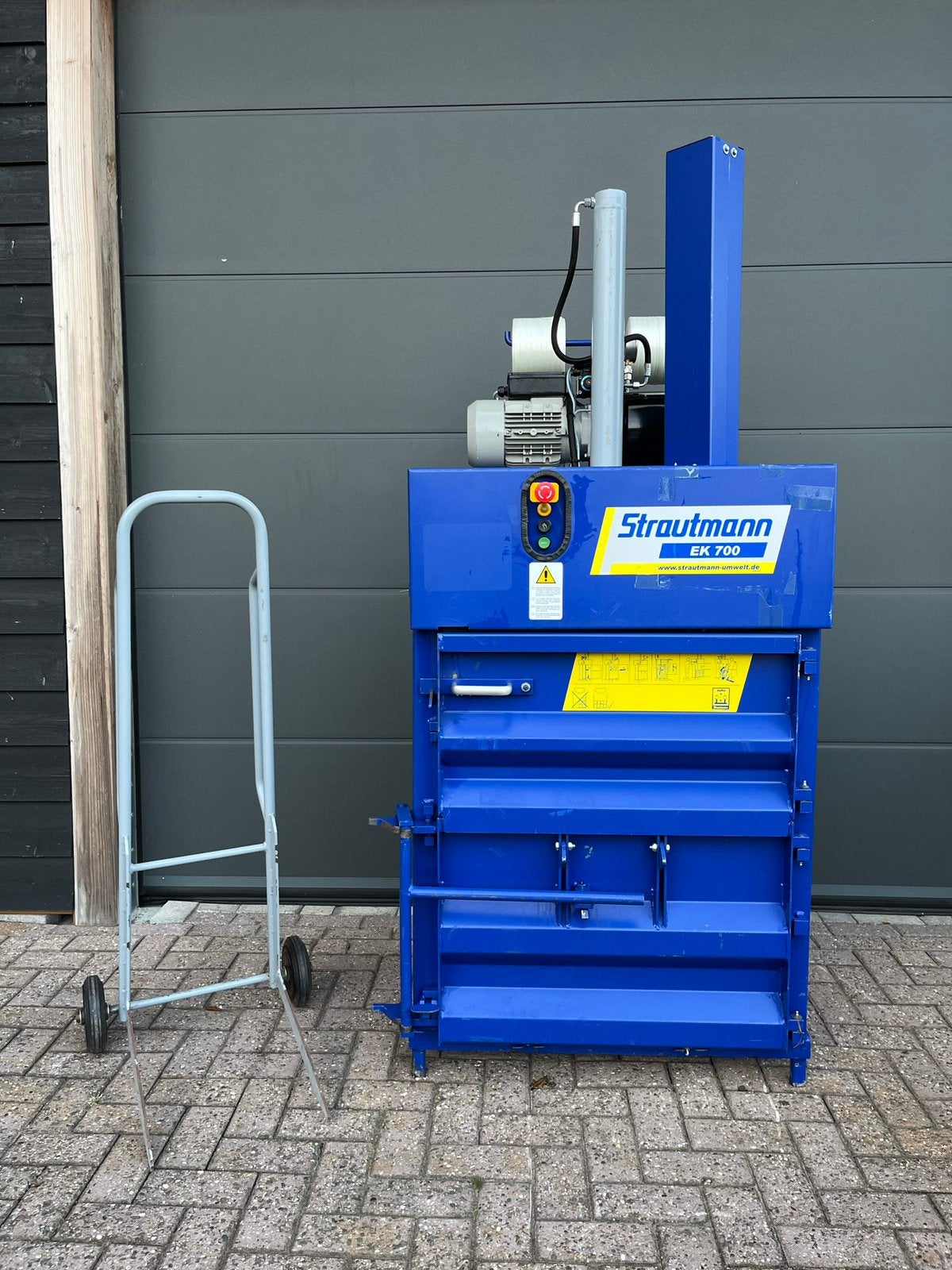 Strautmann EK700 mini | 230 volt | Papierpers | Plasticpers, Enlèvement ou Envoi