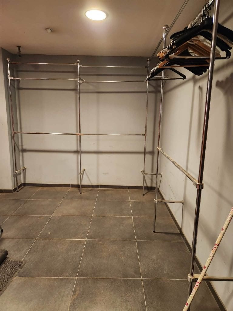 Matériel d'aménagement magasin ou dressing tubulaire, Enlèvement