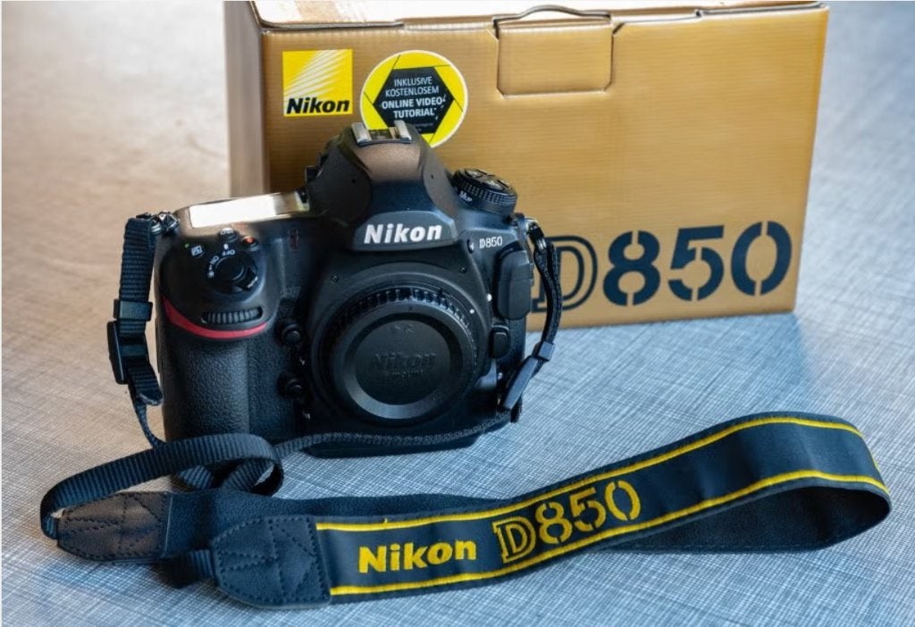Nikon D850+Nikon 24-70mm f2.8, Ophalen, Gebruikt, Spiegelreflex, Lensdop