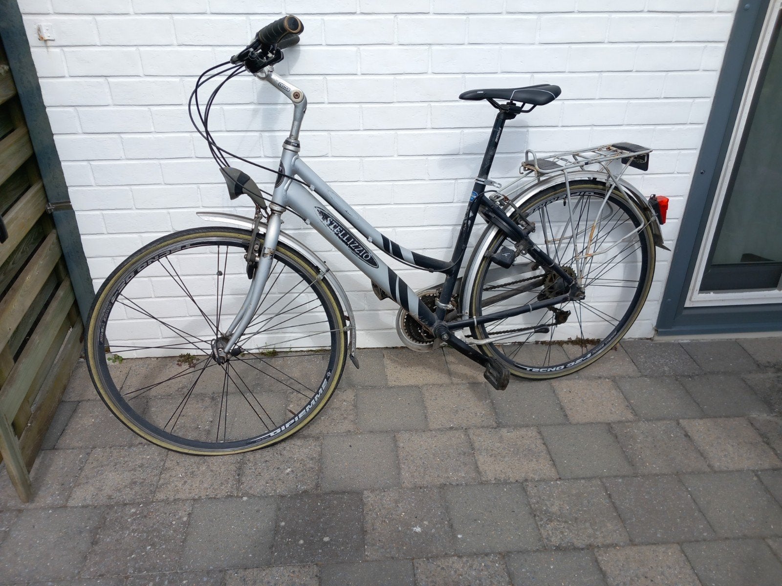 Damesfiets, Ophalen