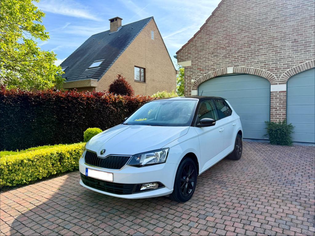 Skoda Fabia Sport 1.0i AC 5D 30.355km!!! Inschrijfklaar, Auto's, Voorwielaandrijving, Stof, Parkeersensor, https://public.car-pass.be/vhr/e95325c2-400c-43de-8378-b0b9512075c0