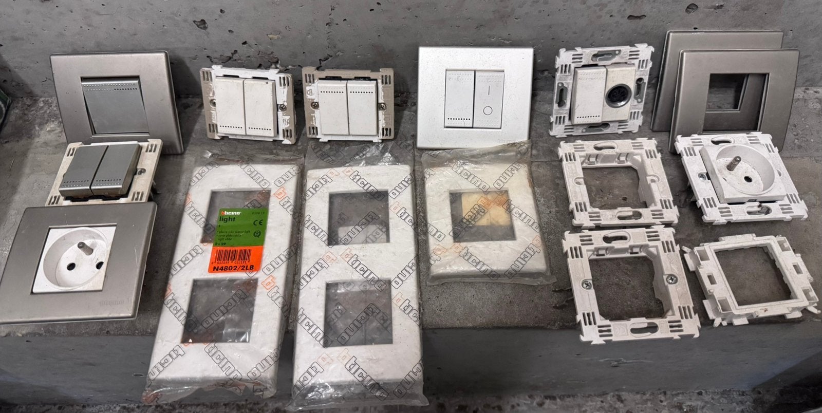 Schakelmateriaal Bticino, Doe-het-zelf en Bouw, Ophalen of Verzenden, Zo goed als nieuw
