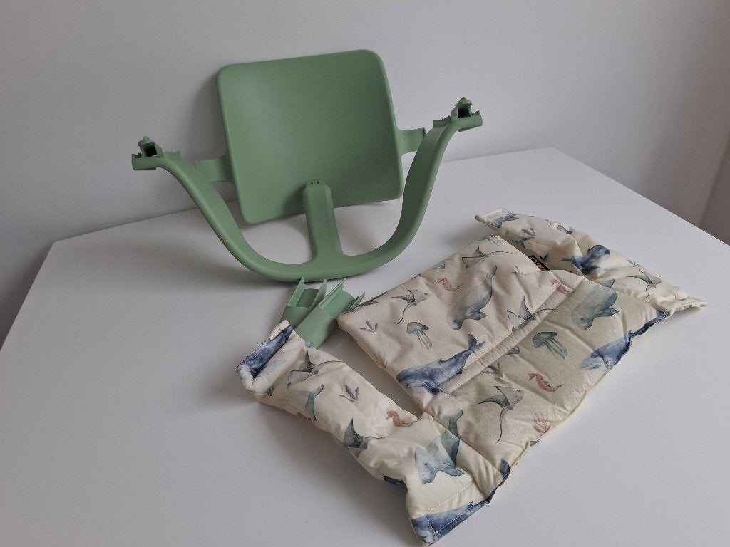Tripp Trapp babyset moss green + rugkussen, Kinderen en Baby's, Kinderstoelen, Ophalen, Zo goed als nieuw, Meegroeistoel