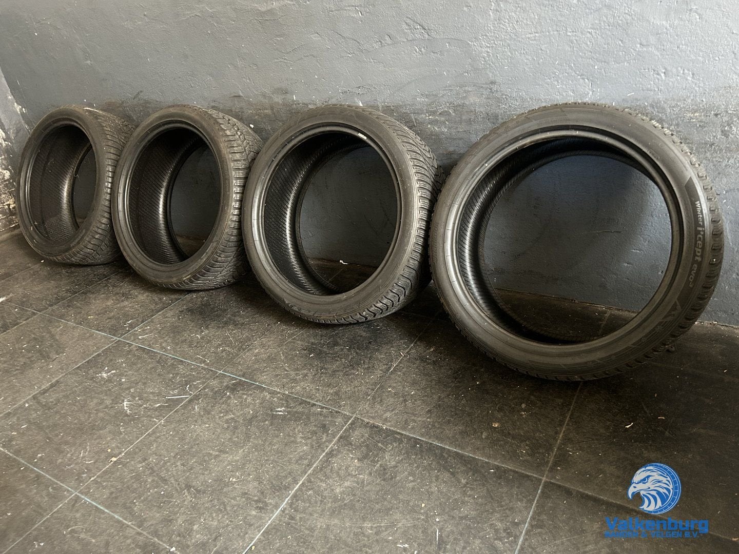 7mm! Winterbanden 255/40R20 Hankook Winter Icept Evo 3, Auto-onderdelen, Gebruikt, 255 mm, -, -