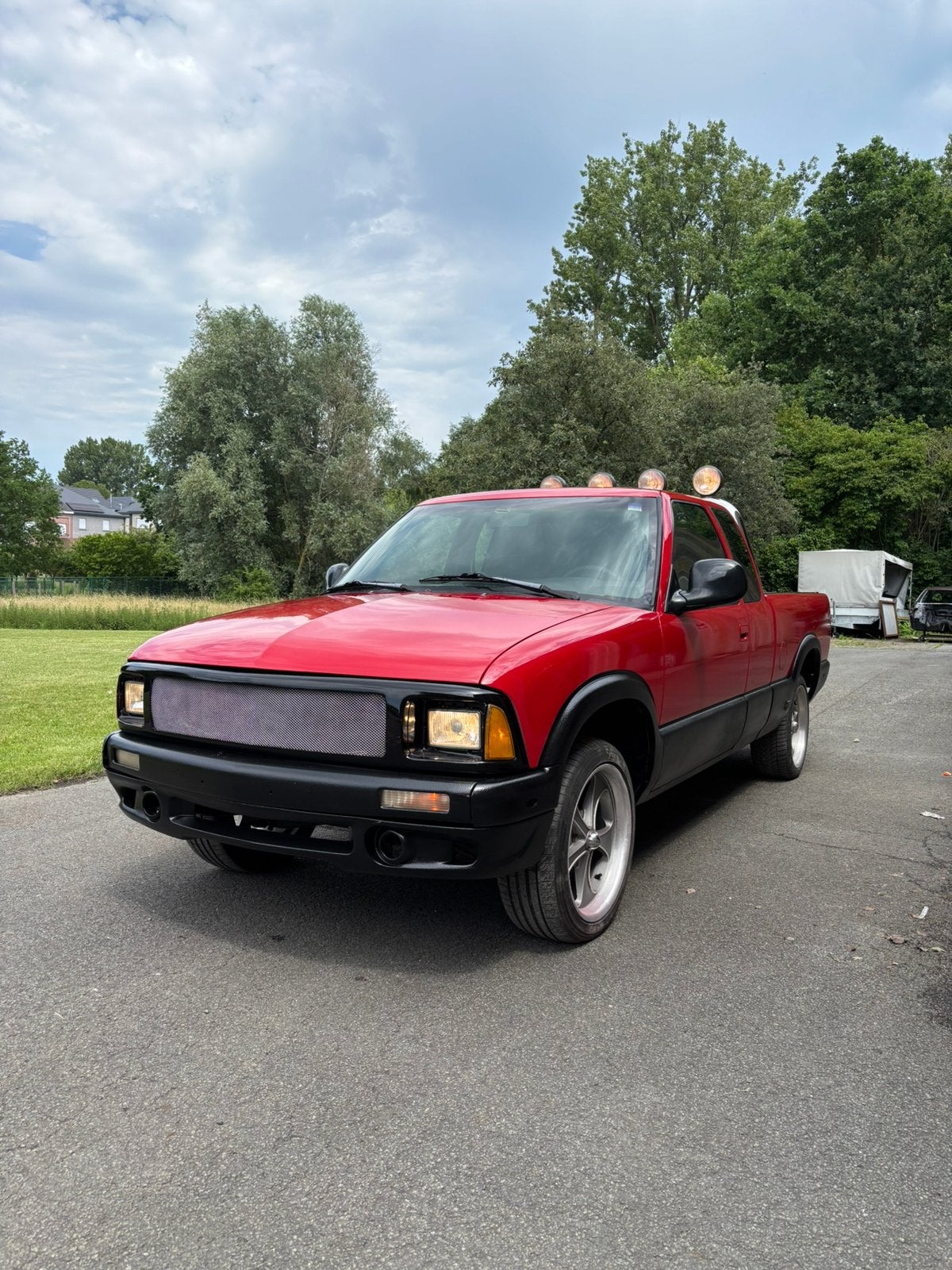 Chevrolet s10 tekoop/te ruil, Autos, Rouge, Achat, Boîte manuelle, Noir