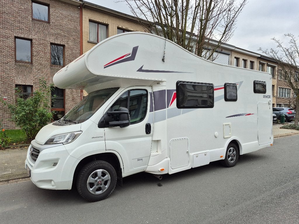 mobilhome, Chemisch toilet, Standaard zit, Alkoof, Ringverwarming