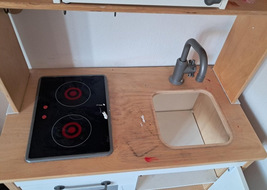 Ikea keukentje met bedje en teken boord, Ophalen, Gebruikt, Overige materialen, Speelkeuken