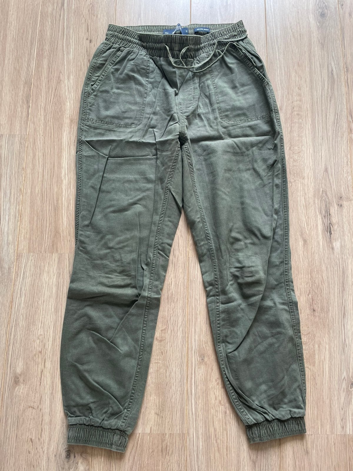 Pantalon Hollister, Neuf, Enlèvement ou Envoi, Taille 36 (S), Vert