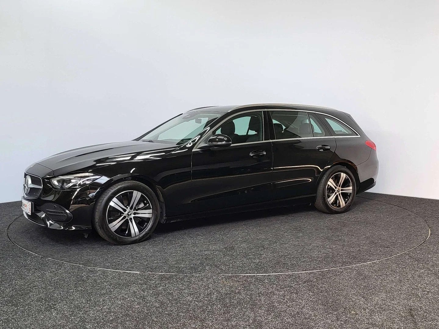 Mercedes-Benz C-CLASS 200 d | 2025 | 56.984 km | Cruise | Le, Automaat, Stof, Gebruikt, Zwart
