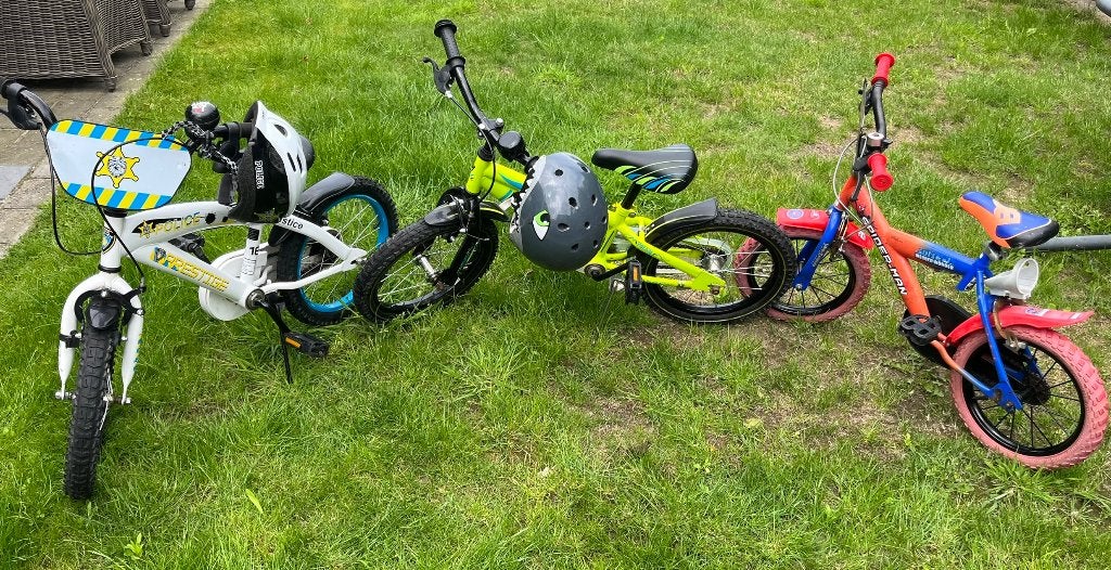 Kinderfietsjes 14" (Spiderman) 2x16" Politie & Cross + Helm, Fietsen en Brommers, Gebruikt, Velgrem, Minder dan 16 inch, Ophalen