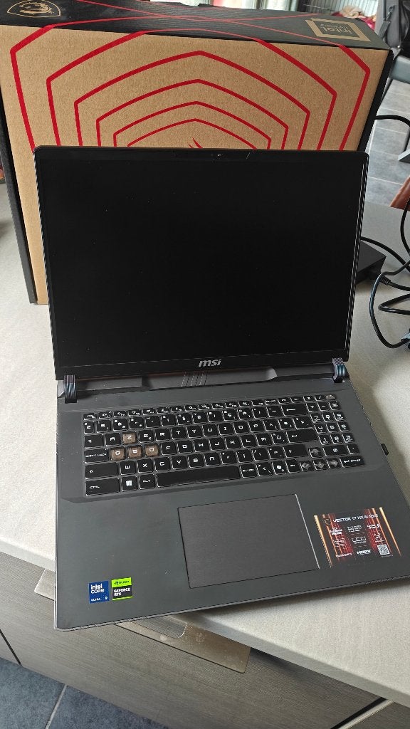 MSI Vector 17 HX AI A2XWHG-052BE, Computers en Software, Ophalen, Met videokaart, 2 tot 3 Ghz, Zo goed als nieuw