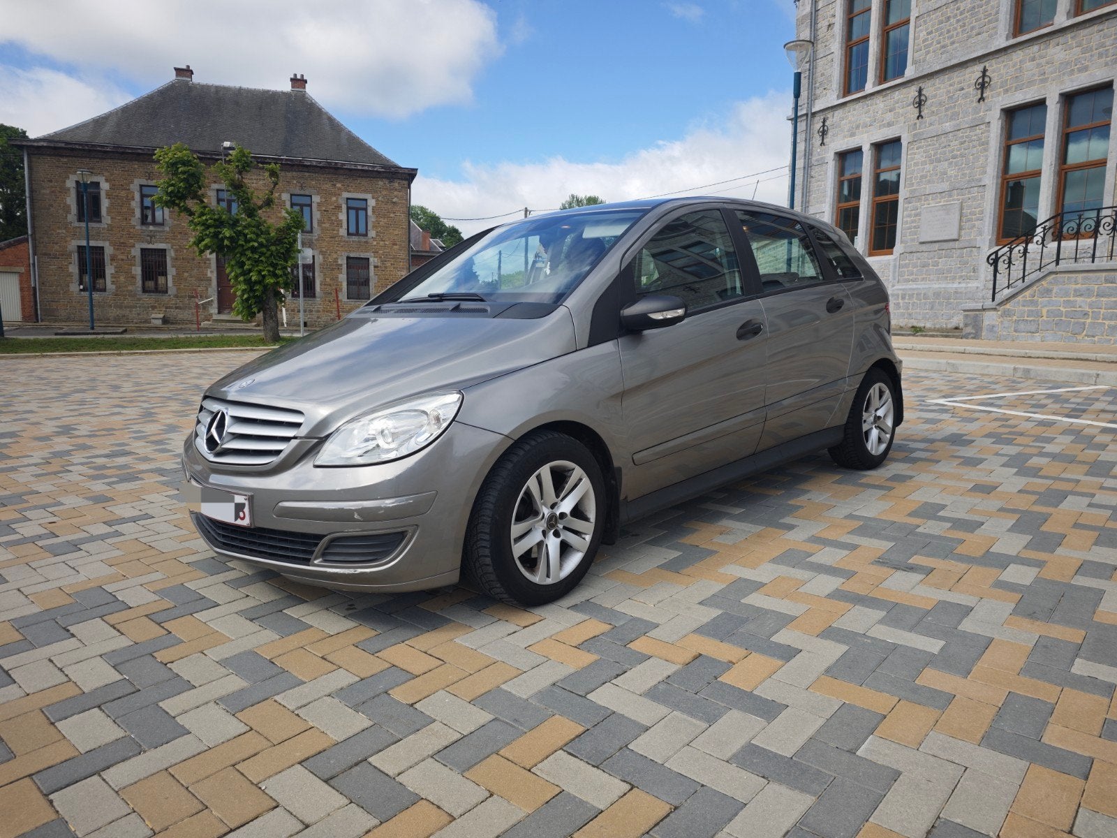 Mercedes prête à immatriculer 180cdi, Autos, Mercedes-Benz, Argent ou Gris, Achat, Boîte manuelle, Noir