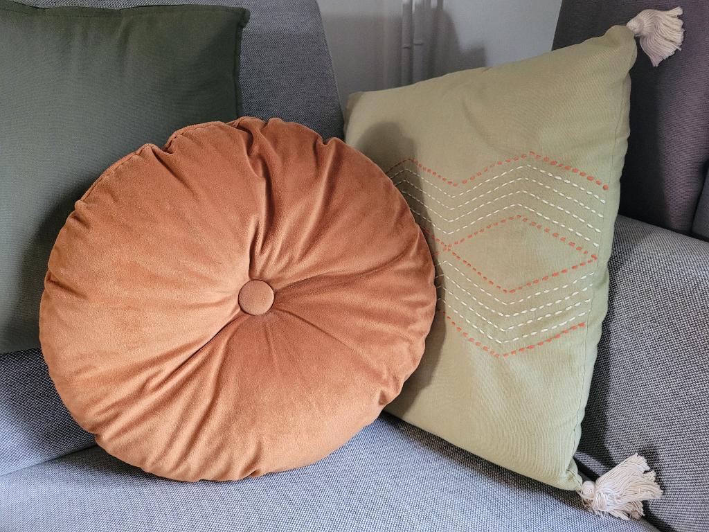 IKEA Kransborre kussen goudbruin, Huis en Inrichting, Woonaccessoires | Kussens, Ophalen, Gebruikt, Oranje, Rond
