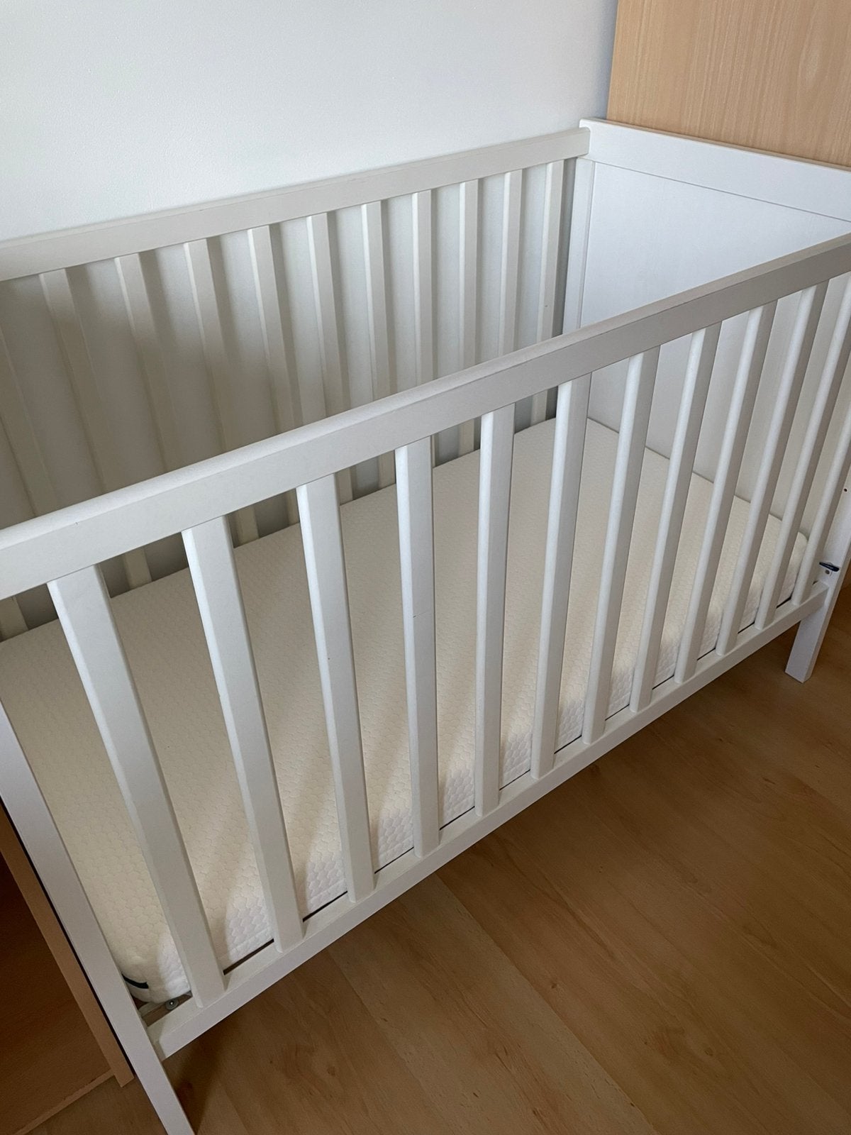 Babybedje +matras zonder gebruiksporen, Kinderen en Baby's, Ophalen, Zo goed als nieuw