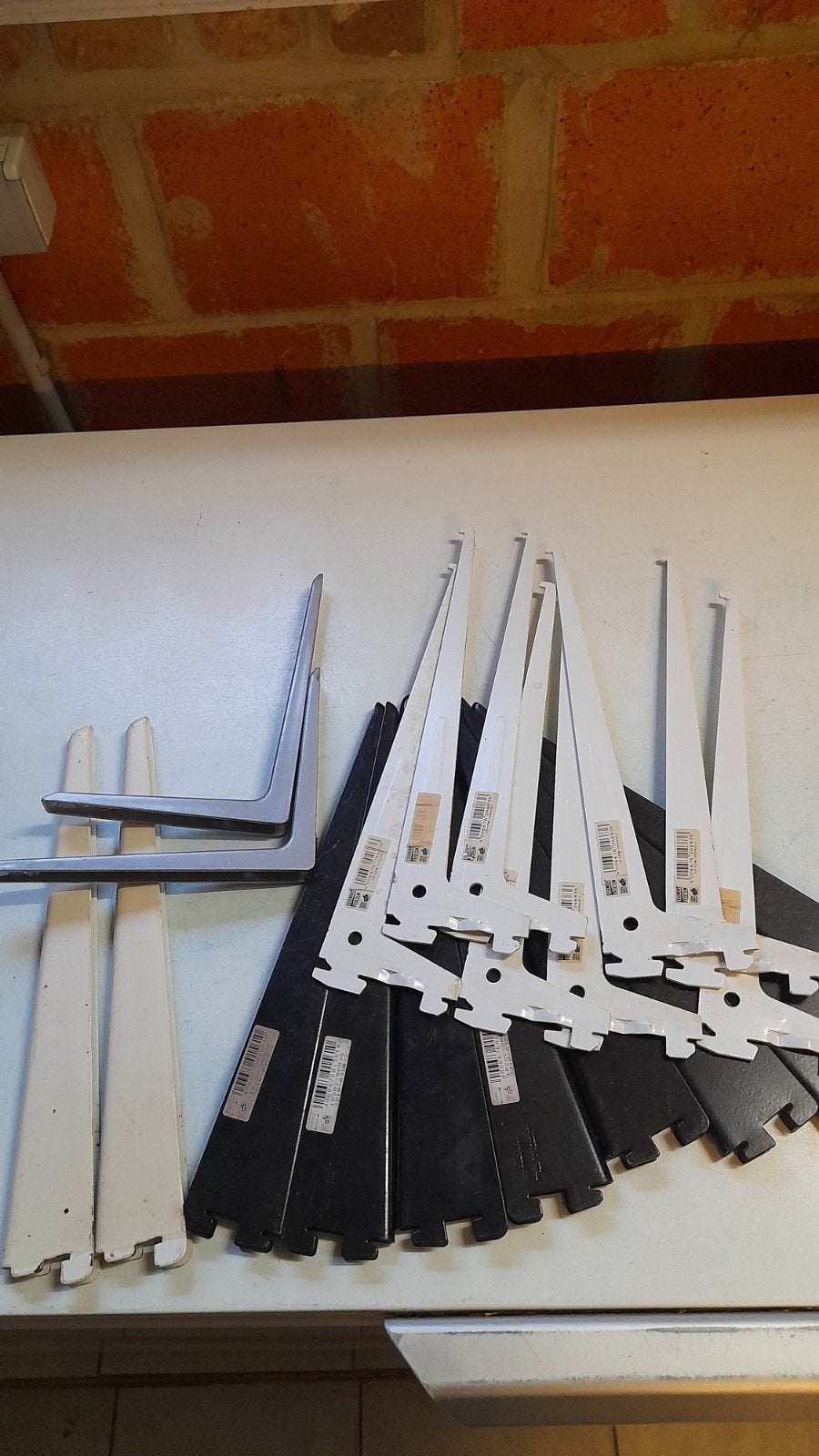 equerres,pour fixer les etageres, Enlèvement