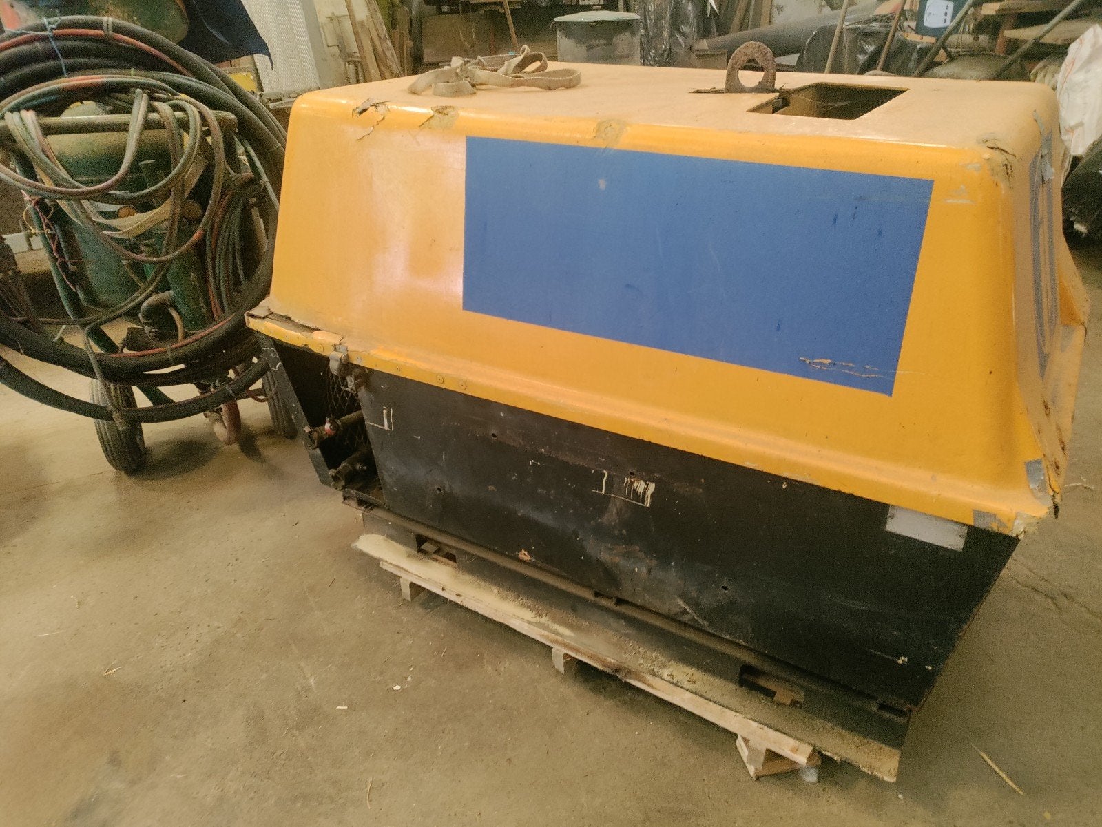 compressor  MOBIEL, Doe-het-zelf en Bouw, Ophalen, Gebruikt
