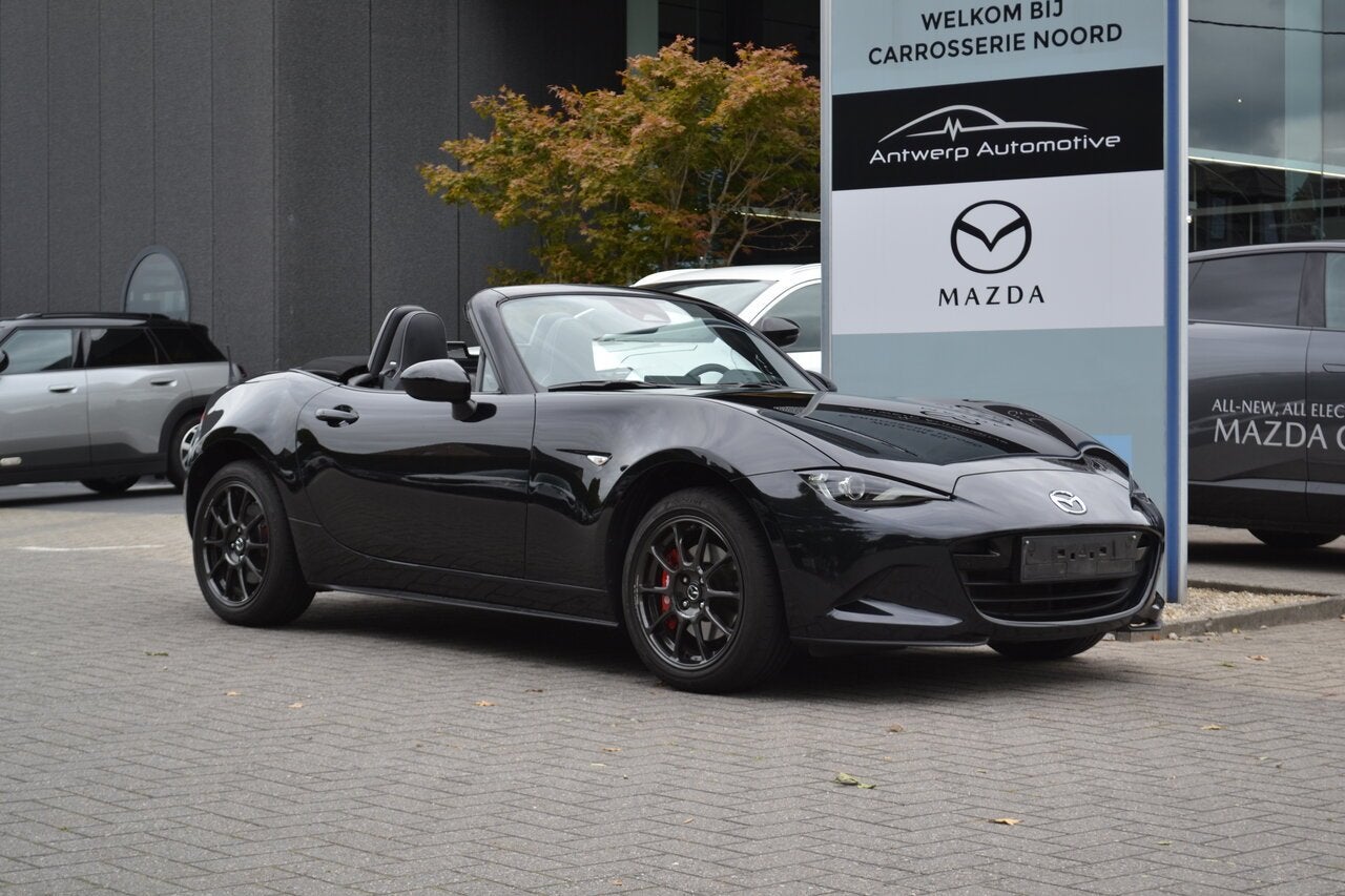 MX-5 1.5i - Homura / Recaro sportzetels / Brembo remmen, 4 cilinders, Cabriolet, 0 kg, Zwart