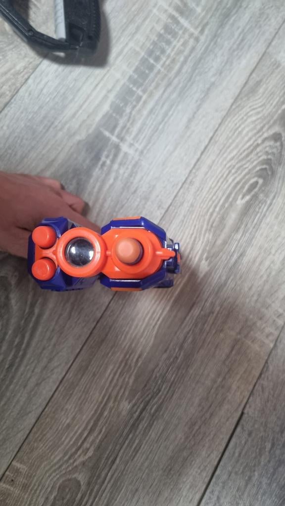 Nerf gun met lazer pointer, Enlèvement