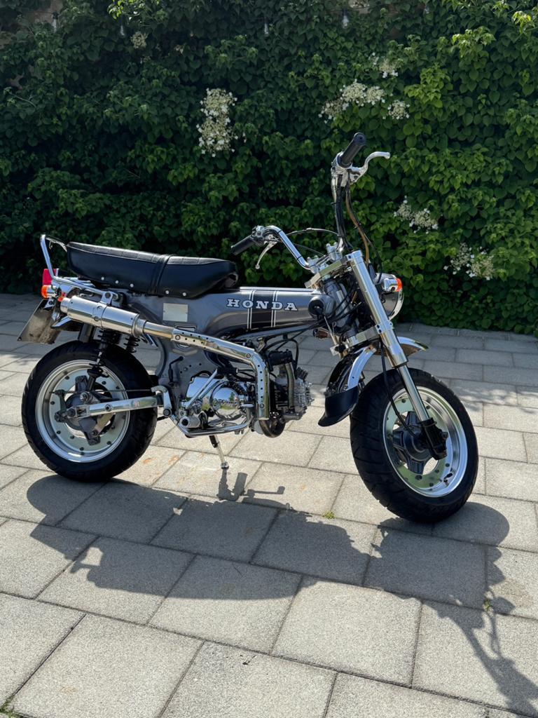 Skyteam dax 50cc klasse B, Fietsen en Brommers, Ophalen, Zo goed als nieuw
