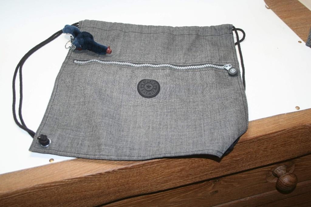 Kipling Sac sport / gym / natation, imperméable + singe TBE, Enlèvement ou Envoi, Comme neuf