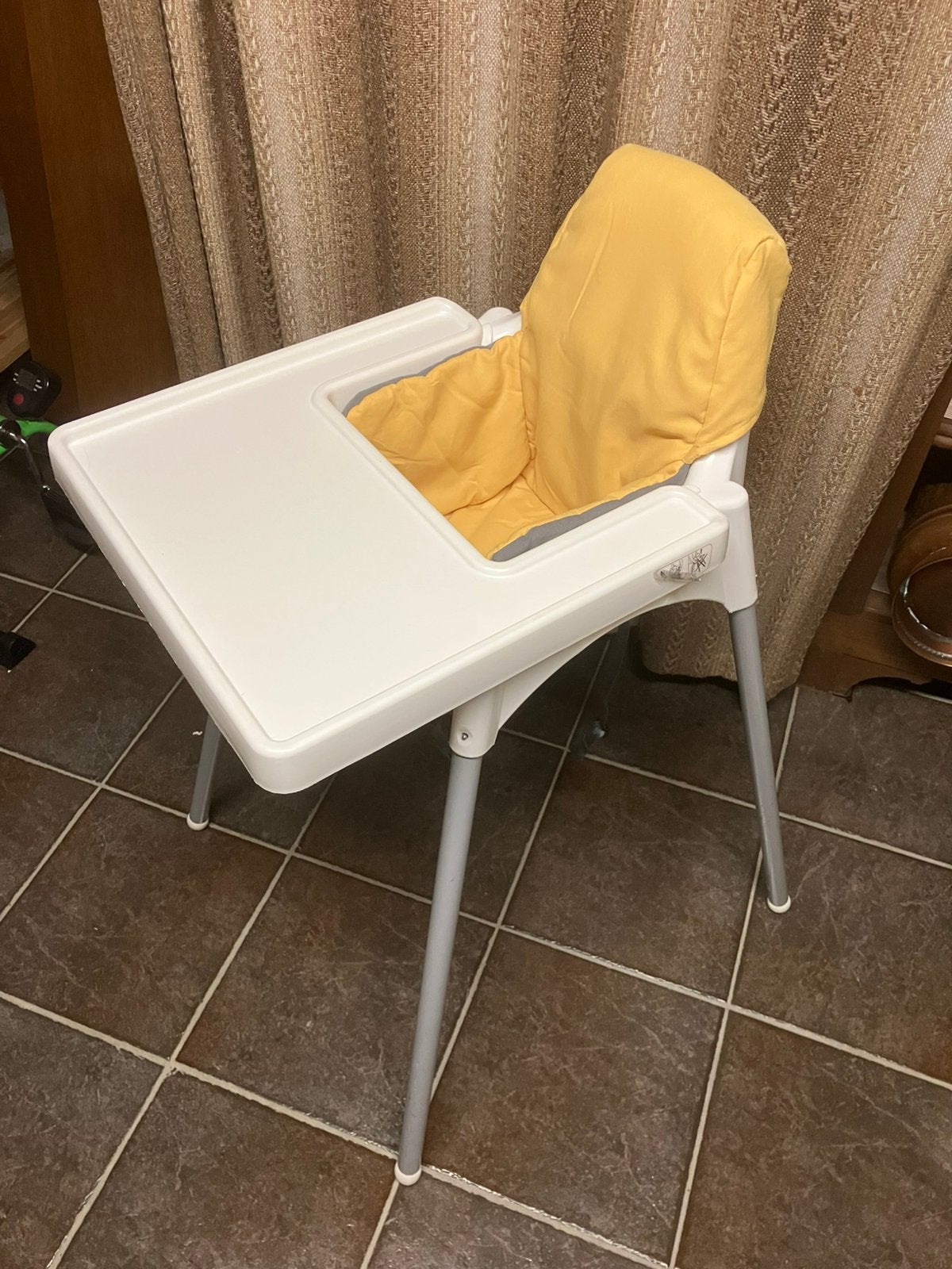 Ikea kinderstoel, Kinderen en Baby's, Ophalen, Zo goed als nieuw, Afneembaar eetblad