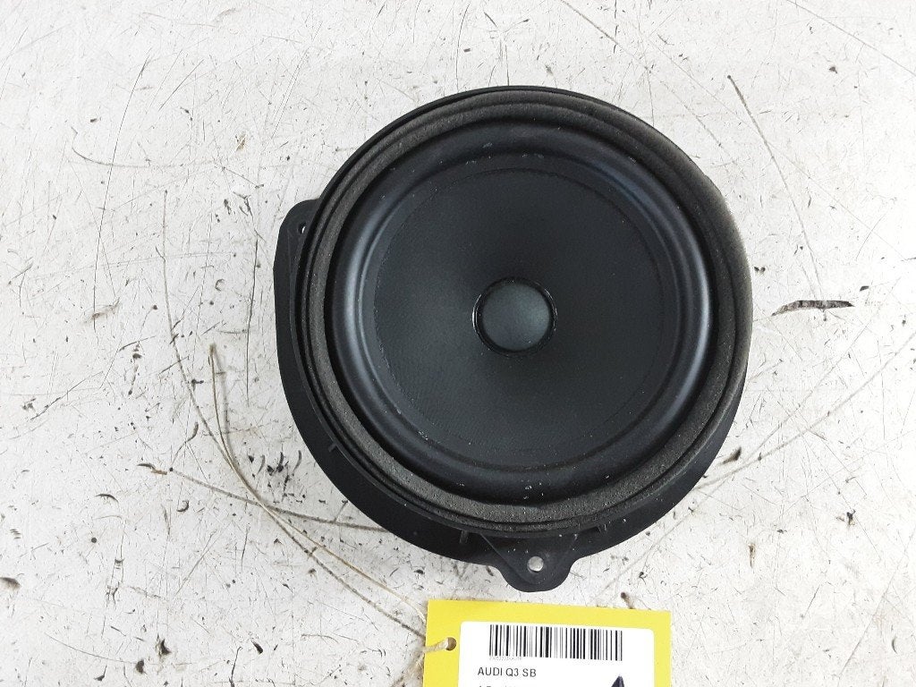 HAUT PARLEUR / ENCEINTE Audi Q3 (F3B) (83A035411), Autos : Pièces & Accessoires, Auto-Union-Straße  1,
85057  Ingolstadt, DE, Info@audi.de