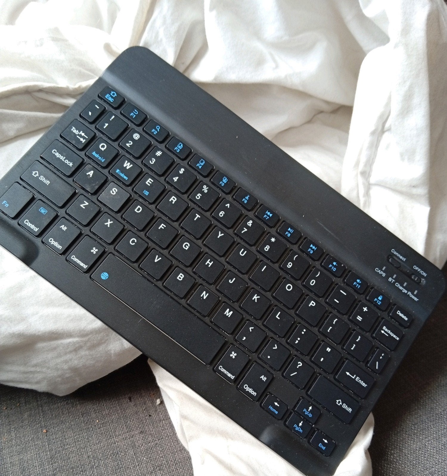 Mini clavier Bluetooth universel ultra-plat (Clavier QWERTY), Computers en Software, Toetsenborden, Verzenden, Qwerty, Draadloos