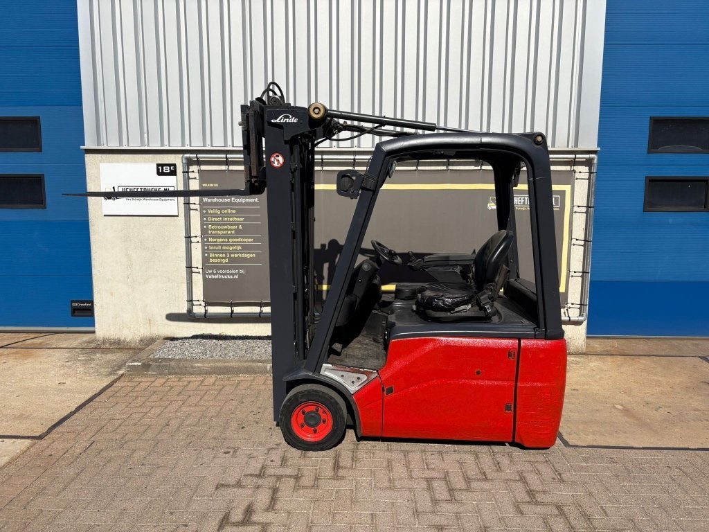 Chariot élévateur triplex électrique Linde E18 VS-22950