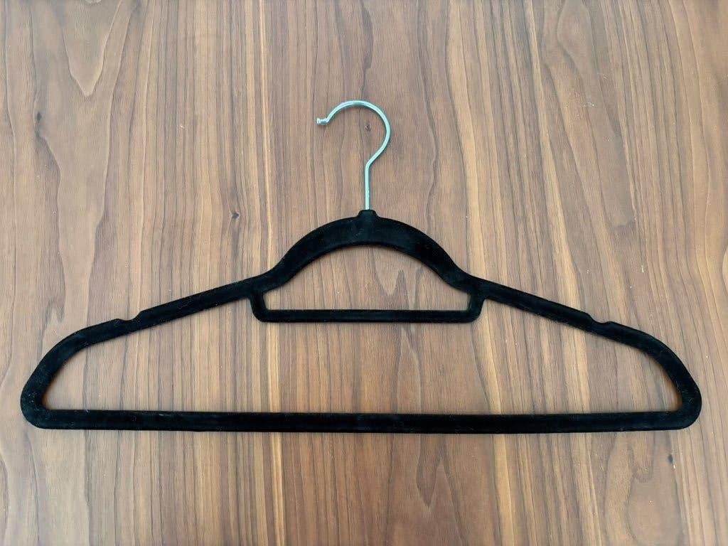 49 zwarte velvet / fluwelen kleerhangers – antislip, Enlèvement, Utilisé, Velours, Adultes