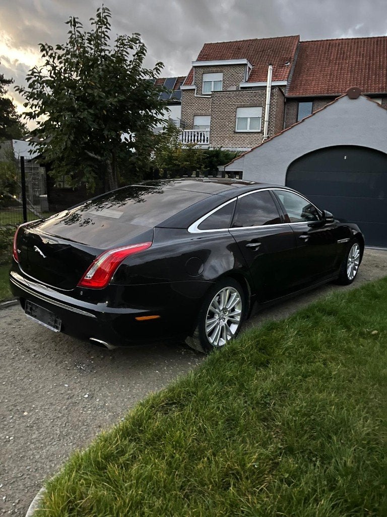 Jaguar xj 3000 diezel 2011, Automaat, Achterwielaandrijving, Zwart, Zwart