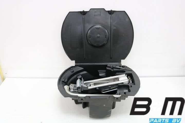 Gereedschapkist + krik VW Polo 9N 6Q0012115F, Gebruikt