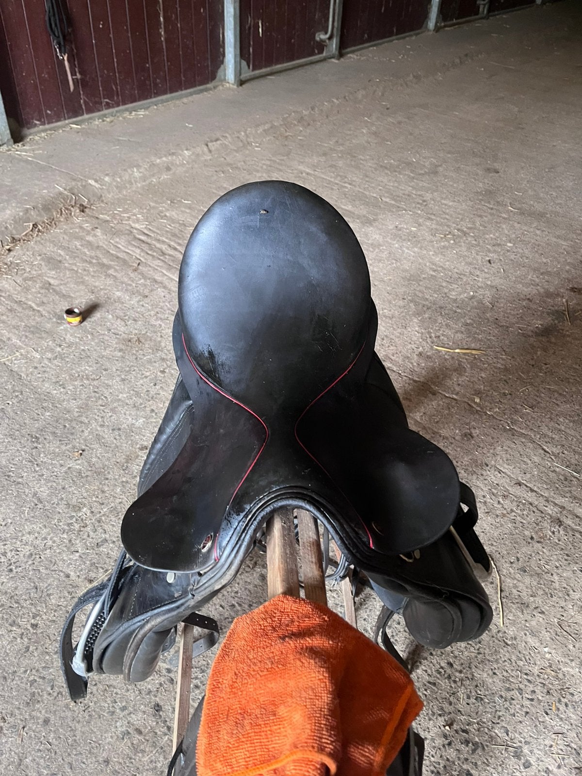 Selle de dressage, Animaux & Accessoires, Enlèvement ou Envoi, Comme neuf, Dressage