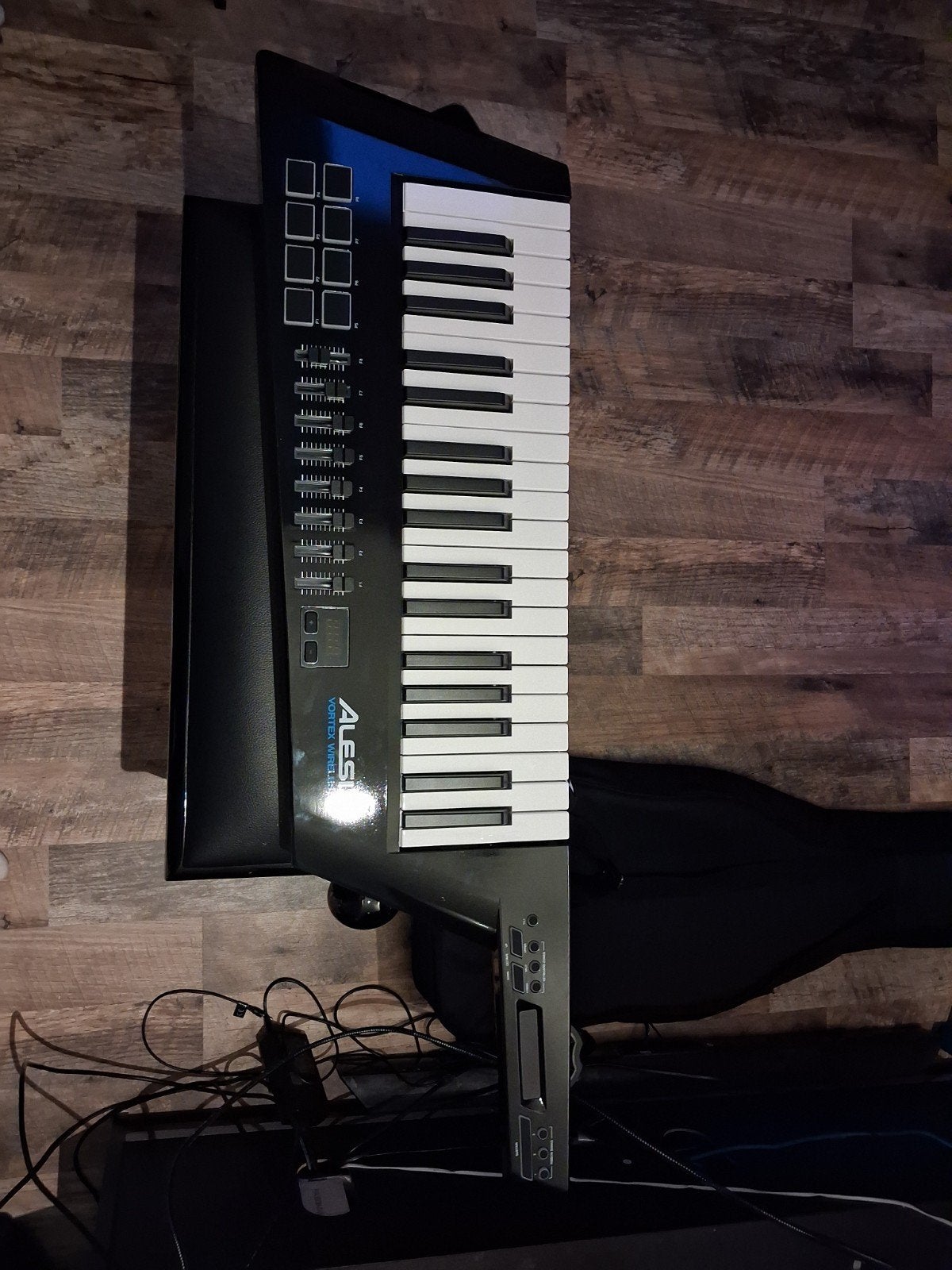 Contrôleur Keytar Alesis Vortex Wireless 2, Enlèvement