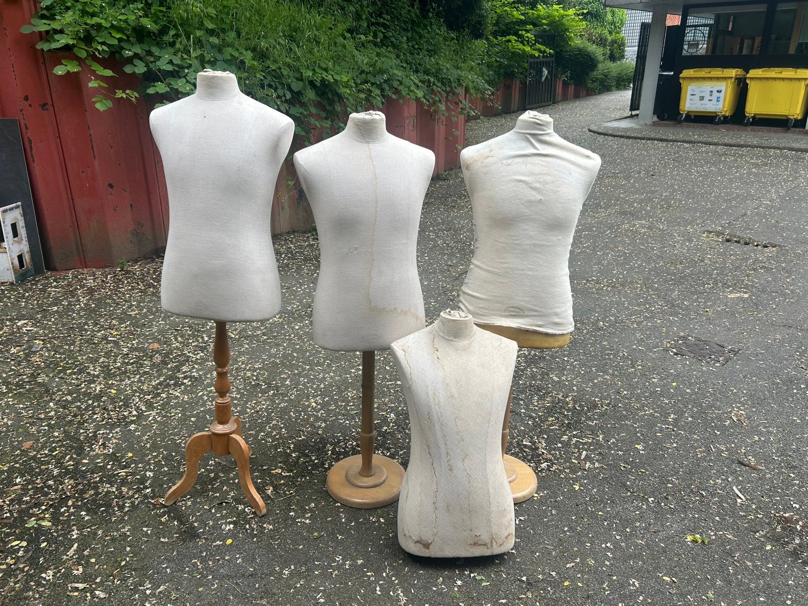 Mannequin homme vintage, Enlèvement