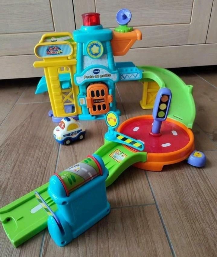 VTech Tut Tut (Mon poste de police / Commissariat ), Enfants & Bébés, Jouets | Vtech, Comme neuf, Enlèvement ou Envoi