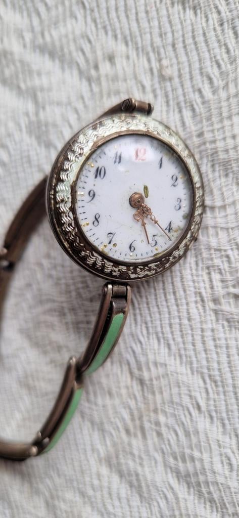 Montre vintage en argent femme, Bijoux, Sacs & Beauté, Montres | Anciennes | Antiquités, Enlèvement ou Envoi, Argent