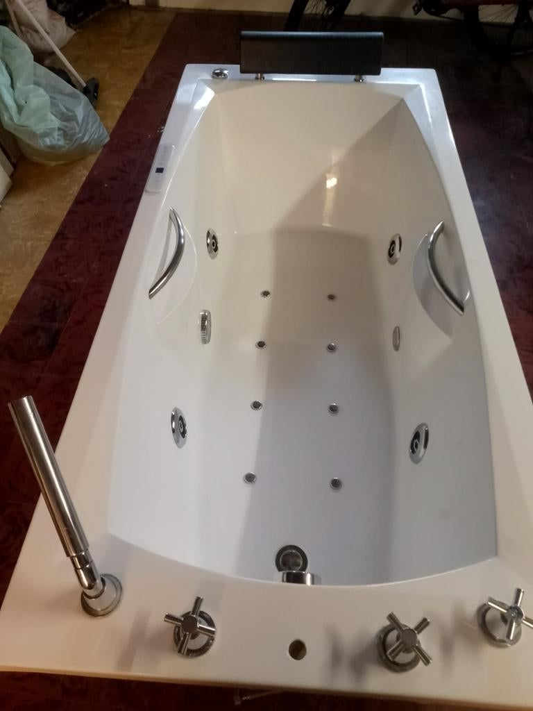 Baignoire jacuzzi