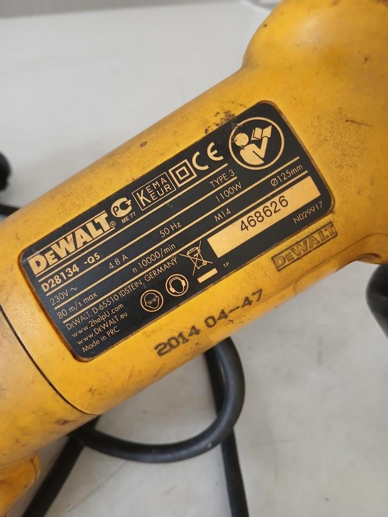 DeWalt D28134-Q5 1100W, cordon de 4 mètres, disque 125 mm, Enlèvement