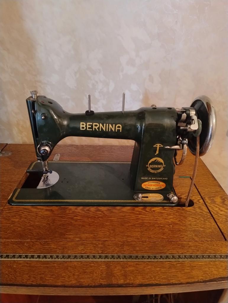 Bernina - Singer naaimachine, Enlèvement