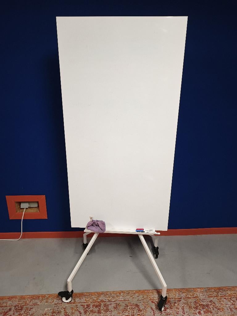 Tableau blanc Elloven sur roulettes 70x180, Huis en Inrichting, Woonaccessoires | Memoborden, Zo goed als nieuw, Prikbord, Ophalen