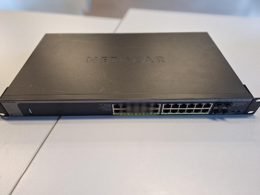 Netgear M4100 Switch L2+ met POE (GSM7224P), Ophalen of Verzenden, Gebruikt