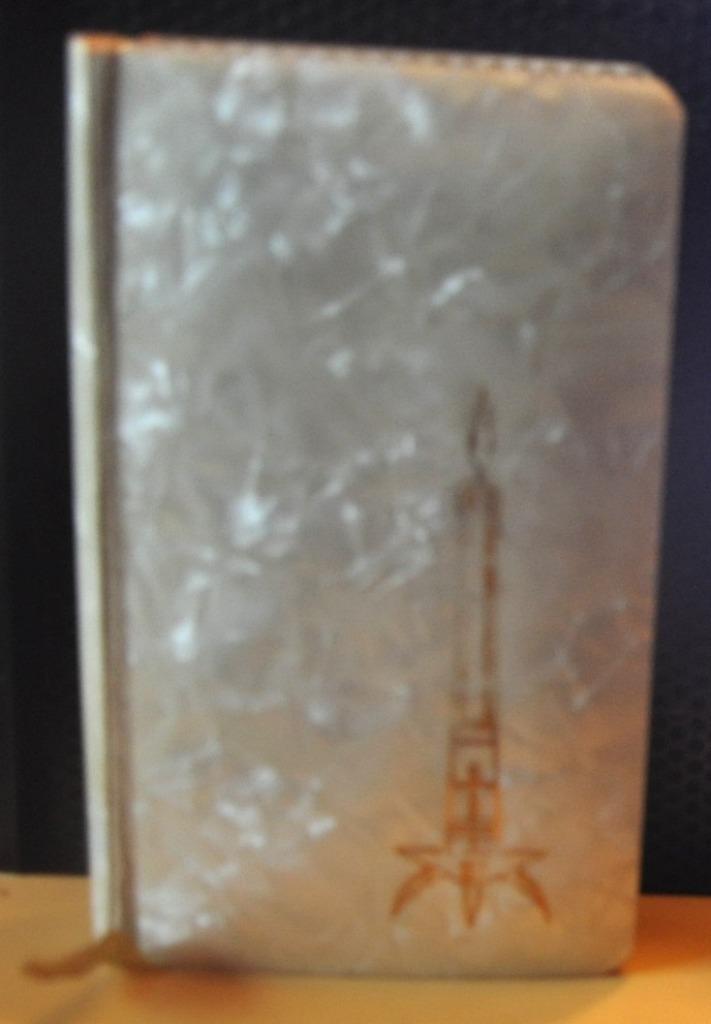 missel couverture plastique effet nacre marbre année 1964, Ophalen of Verzenden, Zo goed als nieuw, Boek, Christendom | Katholiek