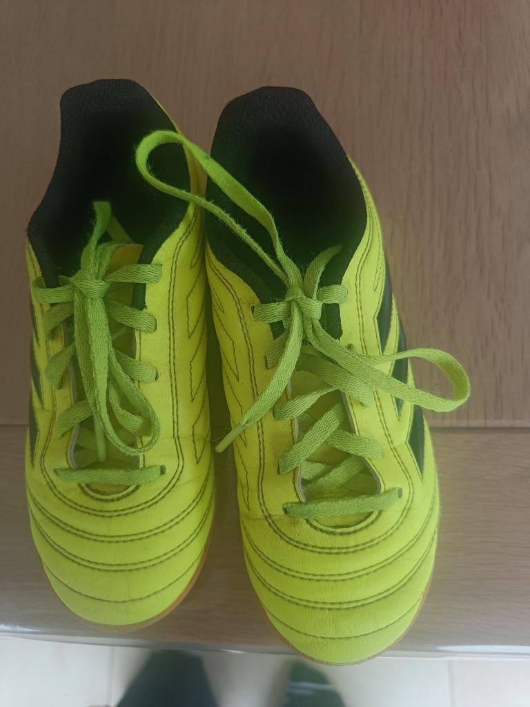 Voetbalschoenen indoor maat 31 (Adidas), Ophalen