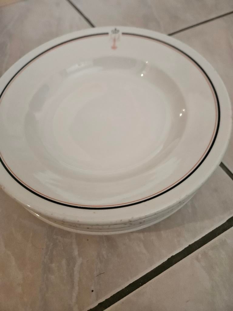 Assiette a potage porcelaine cerabel, Enlèvement, Comme neuf