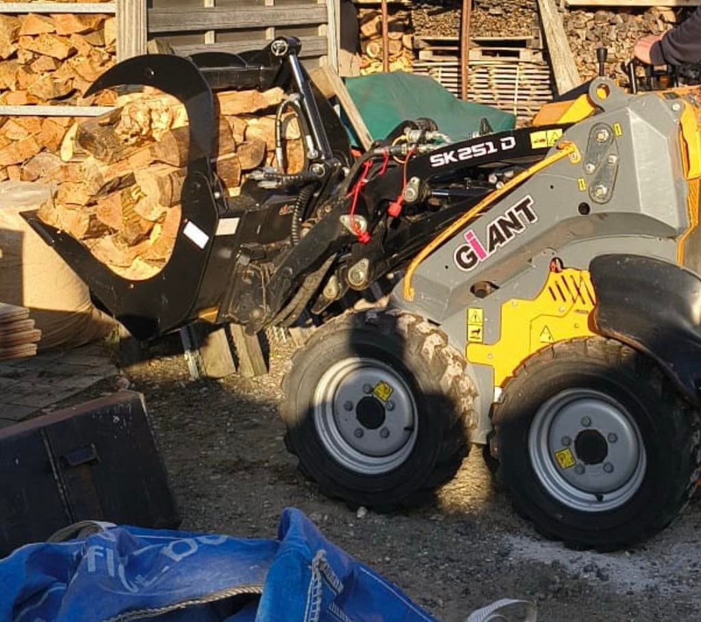 Giant sk251d, Zakelijke goederen, Machines en Bouw | Kranen en Graafmachines, Wiellader of Shovel, Ophalen