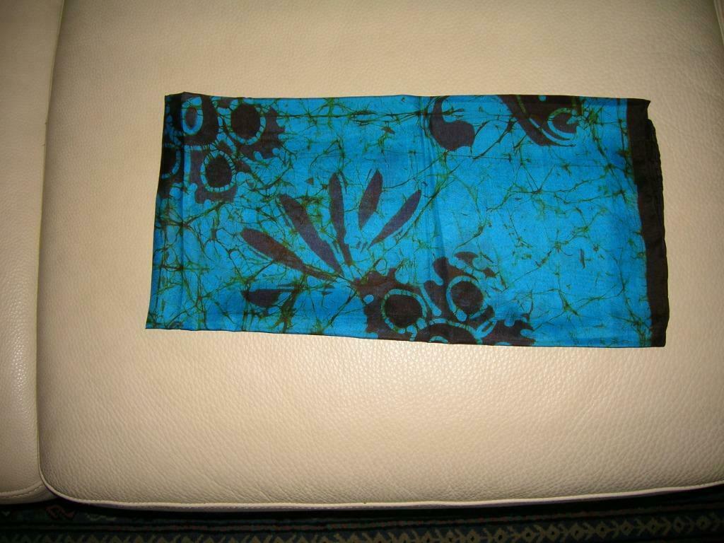 foulard neuf en soie, X, Enlèvement ou Envoi, Neuf, Écharpe