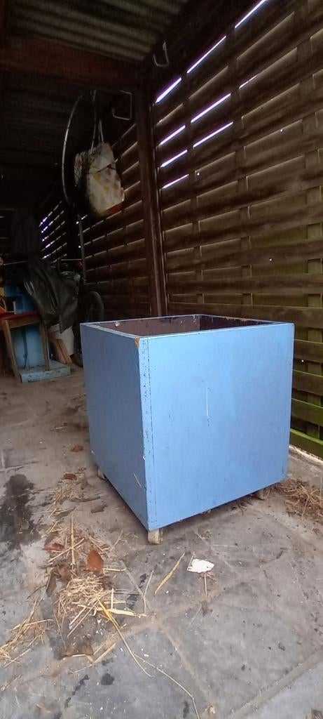2 bakken op wielen, 50 cm hoog, Ophalen