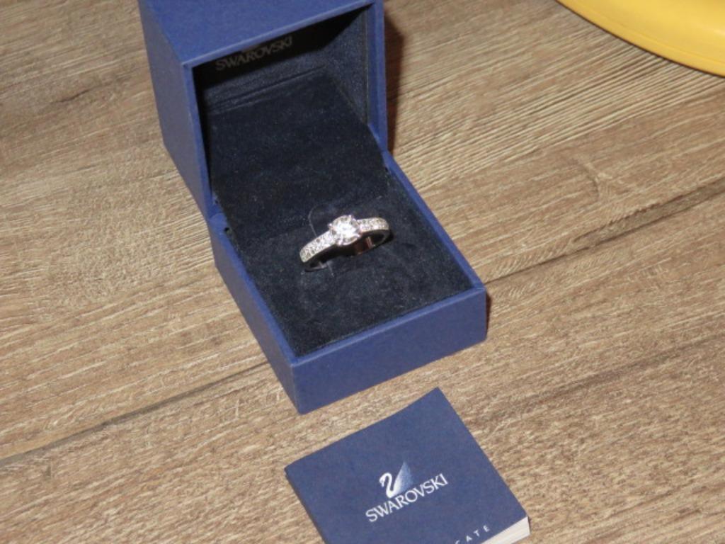 Swarovski ring -- Maat 60 -- nieuw, Met kristal, Nieuw, Ophalen of Verzenden, Dame